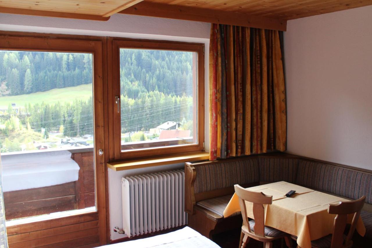 Pension Jaegerhof Sankt Anton am Arlberg Bagian luar foto