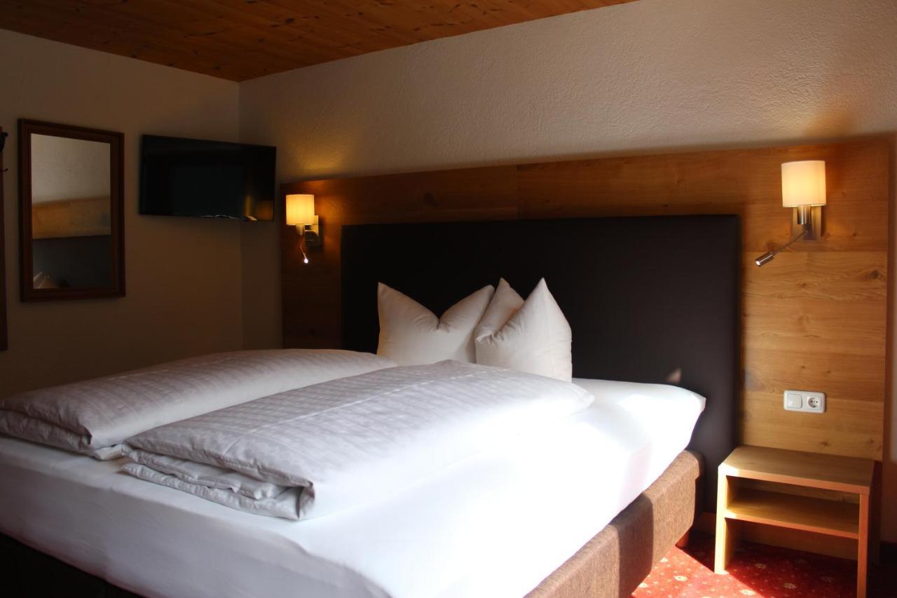 Pension Jaegerhof Sankt Anton am Arlberg Bagian luar foto