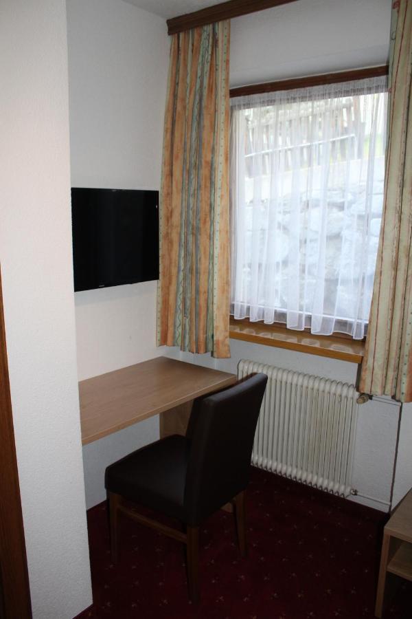 Pension Jaegerhof Sankt Anton am Arlberg Bagian luar foto