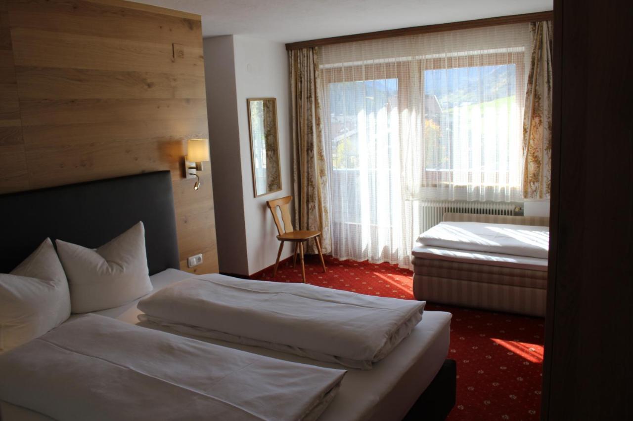 Pension Jaegerhof Sankt Anton am Arlberg Bagian luar foto